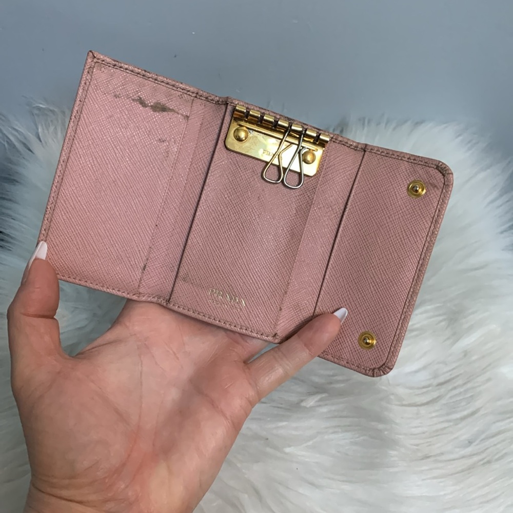Authentic Prada pink key and card holder only 2 hooks - Picture 10 of 17